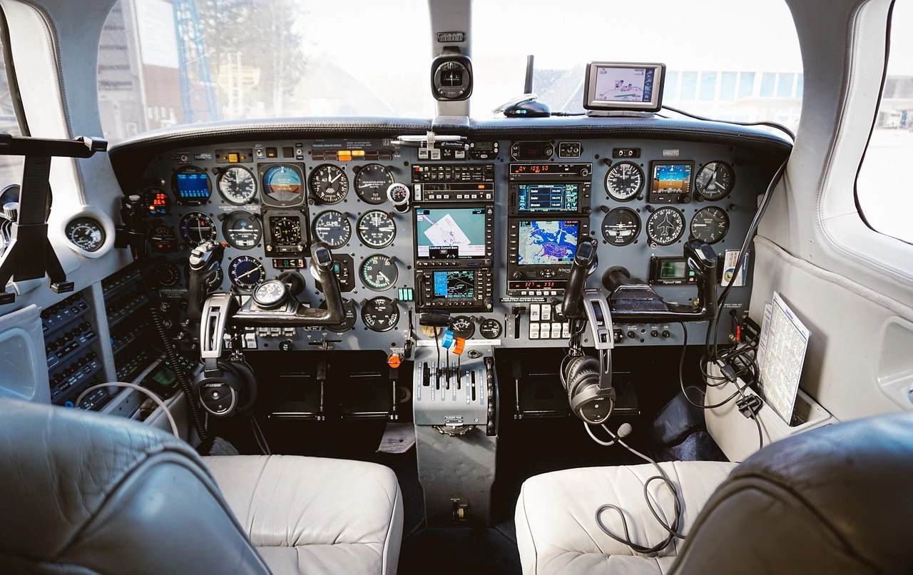 controles de un avión